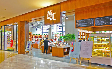 花格子美术&简汇书店 | 扎染活动圆满结束,看宝贝们如何染出自己的艺术启蒙之路~