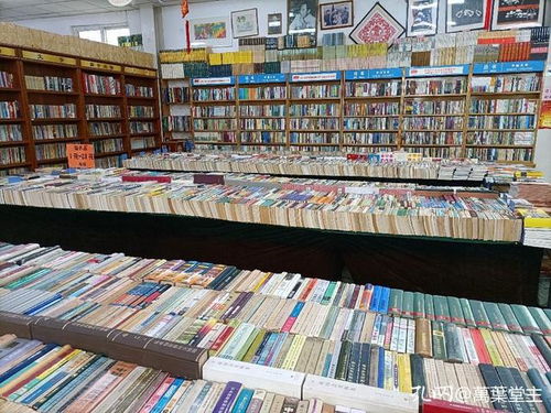 逛书店要的是那个劲儿,在书堆里扒拉和在网页上浏览感觉是不同的