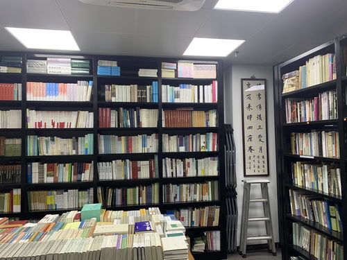 浦江观察 350米内四家书店，同一个文化圈不同谋生路